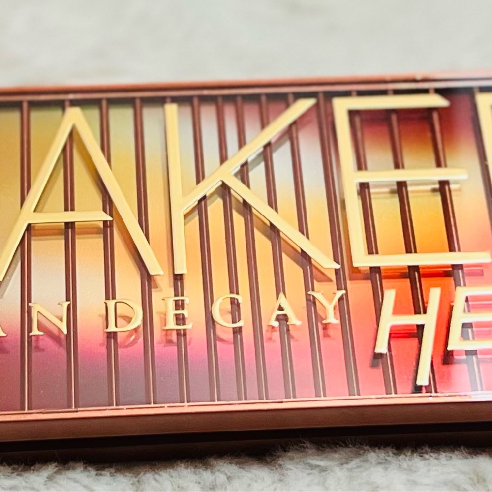 Urban Decay Brown and Gold Eyeshadow Palette